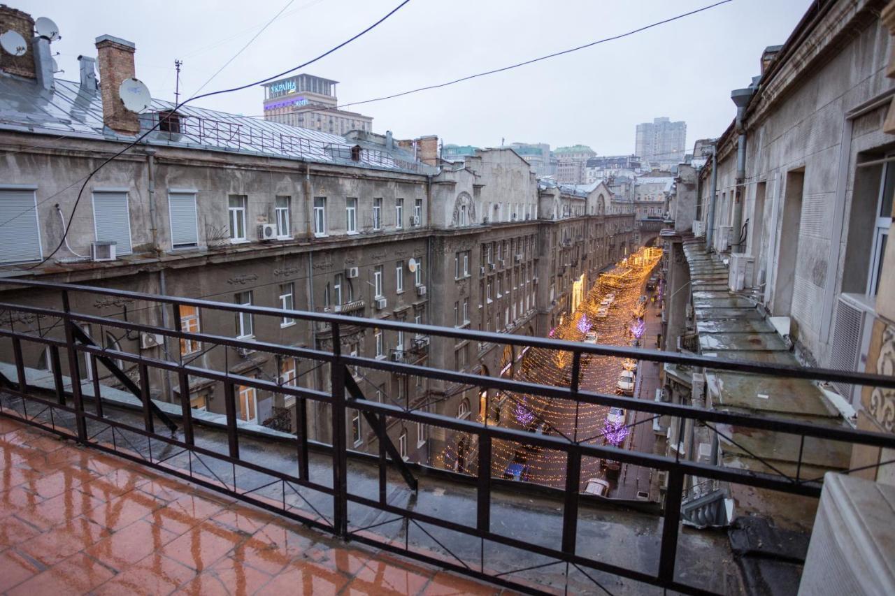 911 Apartments Khreshchatyk Kiev Exterior photo